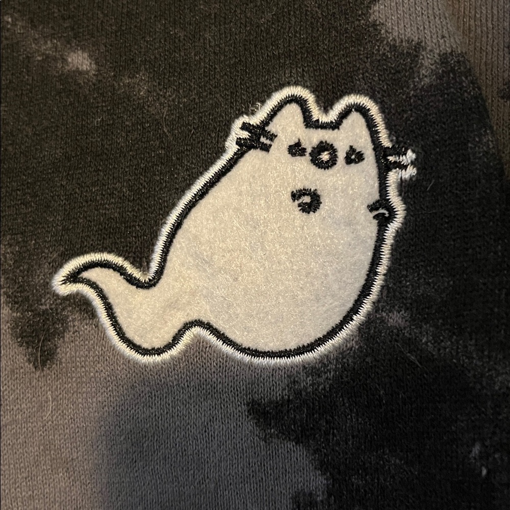 NWOT Pusheen Box Fall 21 Exclusive Halloween Boosheen Tie Dye Fleece Sweatshirt - Picture 3 of 7